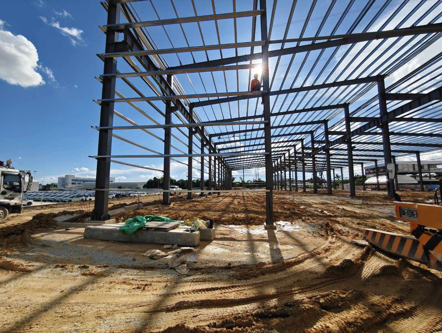 15 - https://สุนทรแม็คโครรับจ้าง.com | บริการให้เช่ารถแม็คโคร PC30-200 หัวเจาะ หัวสว่าน รถ 6 ล้อ 10 ล้อ รับเหมาถมที่ เคลียร์ริ่งพื้นที่ ขนขยะโรงงาน ส่งหิน ดิน ทราย พื้นที่ชลบุรี-ระยอง ครบวงจร งานดี บริการไว ราคามาตรฐาน โทรปรึกษาเราได้ทันที