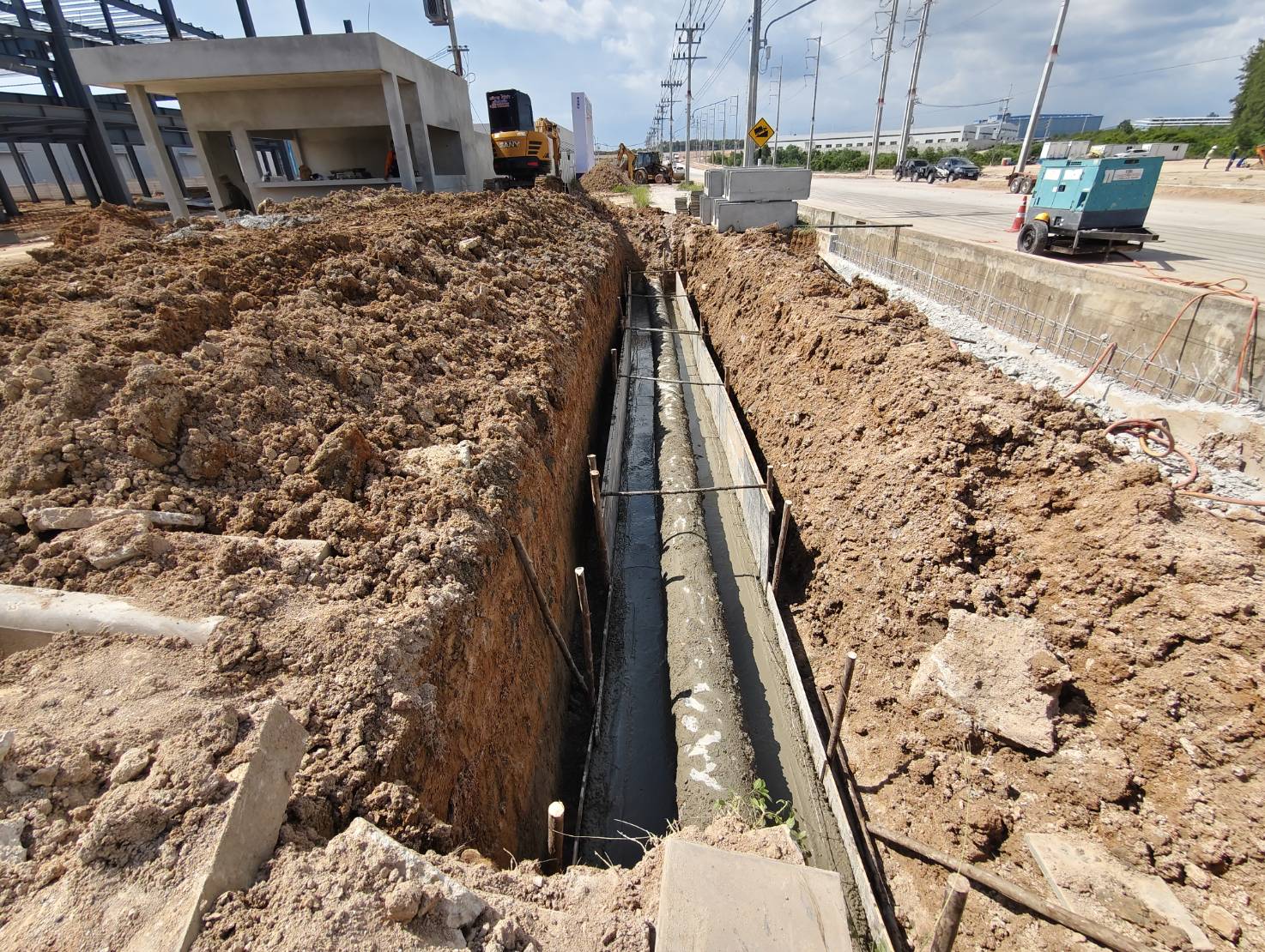 19 - https://สุนทรแม็คโครรับจ้าง.com | บริการให้เช่ารถแม็คโคร PC30-200 หัวเจาะ หัวสว่าน รถ 6 ล้อ 10 ล้อ รับเหมาถมที่ เคลียร์ริ่งพื้นที่ ขนขยะโรงงาน ส่งหิน ดิน ทราย พื้นที่ชลบุรี-ระยอง ครบวงจร งานดี บริการไว ราคามาตรฐาน โทรปรึกษาเราได้ทันที