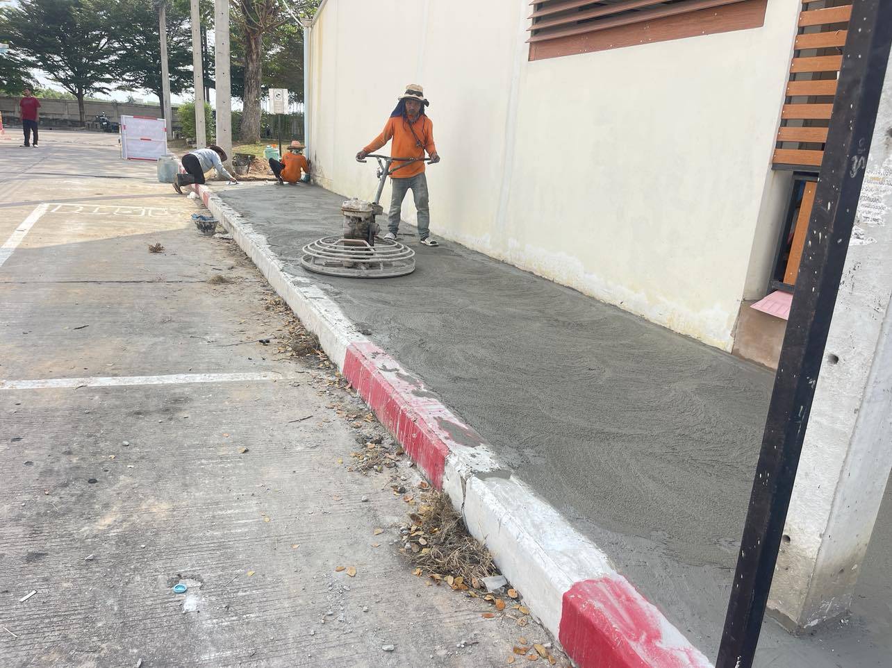 26 - https://สุนทรแม็คโครรับจ้าง.com | บริการให้เช่ารถแม็คโคร PC30-200 หัวเจาะ หัวสว่าน รถ 6 ล้อ 10 ล้อ รับเหมาถมที่ เคลียร์ริ่งพื้นที่ ขนขยะโรงงาน ส่งหิน ดิน ทราย พื้นที่ชลบุรี-ระยอง ครบวงจร งานดี บริการไว ราคามาตรฐาน โทรปรึกษาเราได้ทันที