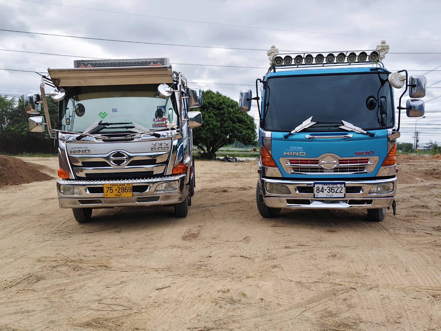 43 - https://สุนทรแม็คโครรับจ้าง.com | บริการให้เช่ารถแม็คโคร PC30-200 หัวเจาะ หัวสว่าน รถ 6 ล้อ 10 ล้อ รับเหมาถมที่ เคลียร์ริ่งพื้นที่ ขนขยะโรงงาน ส่งหิน ดิน ทราย พื้นที่ชลบุรี-ระยอง ครบวงจร งานดี บริการไว ราคามาตรฐาน โทรปรึกษาเราได้ทันที